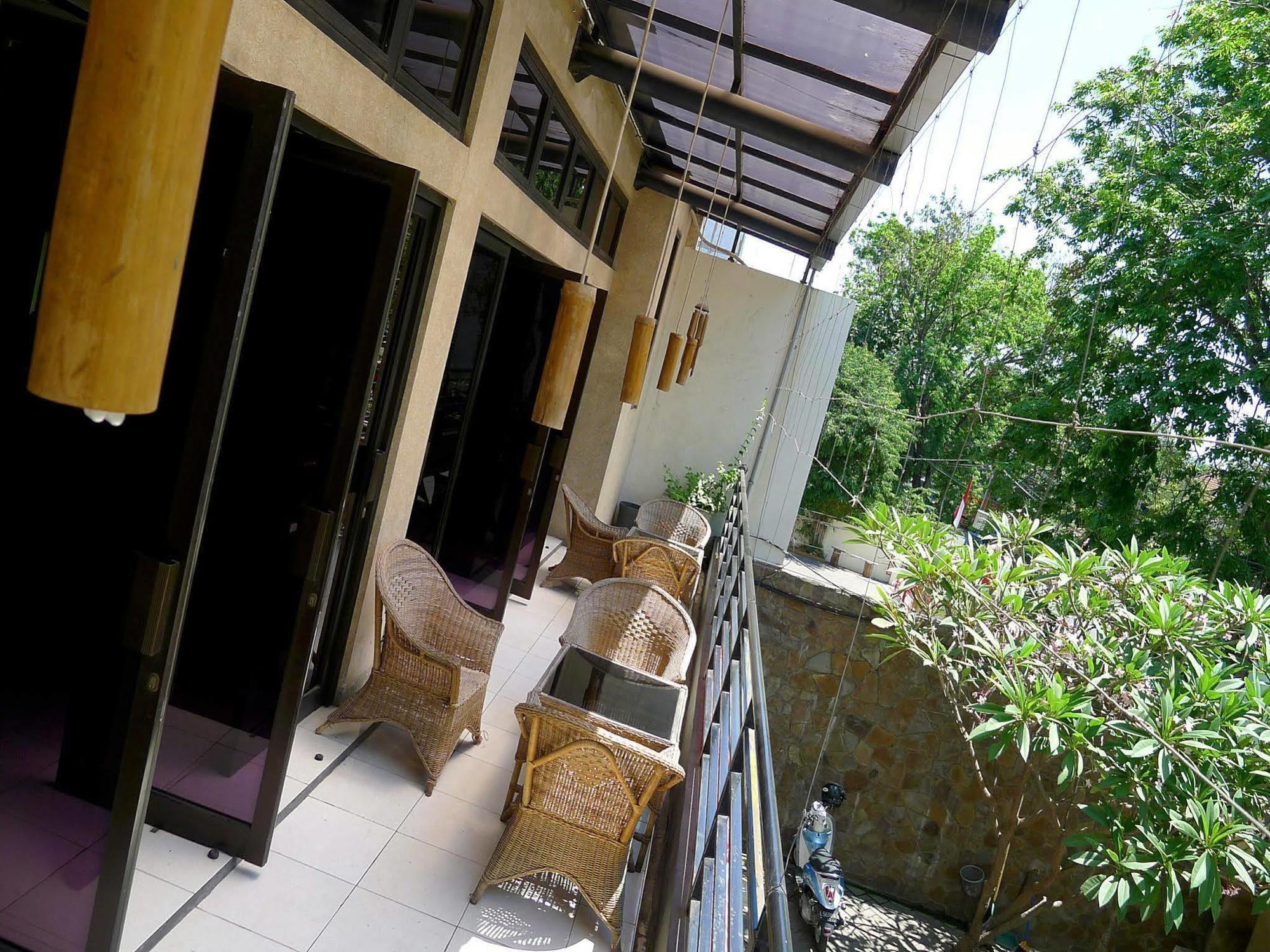 Hotel Jawa Surabaya Exterior photo